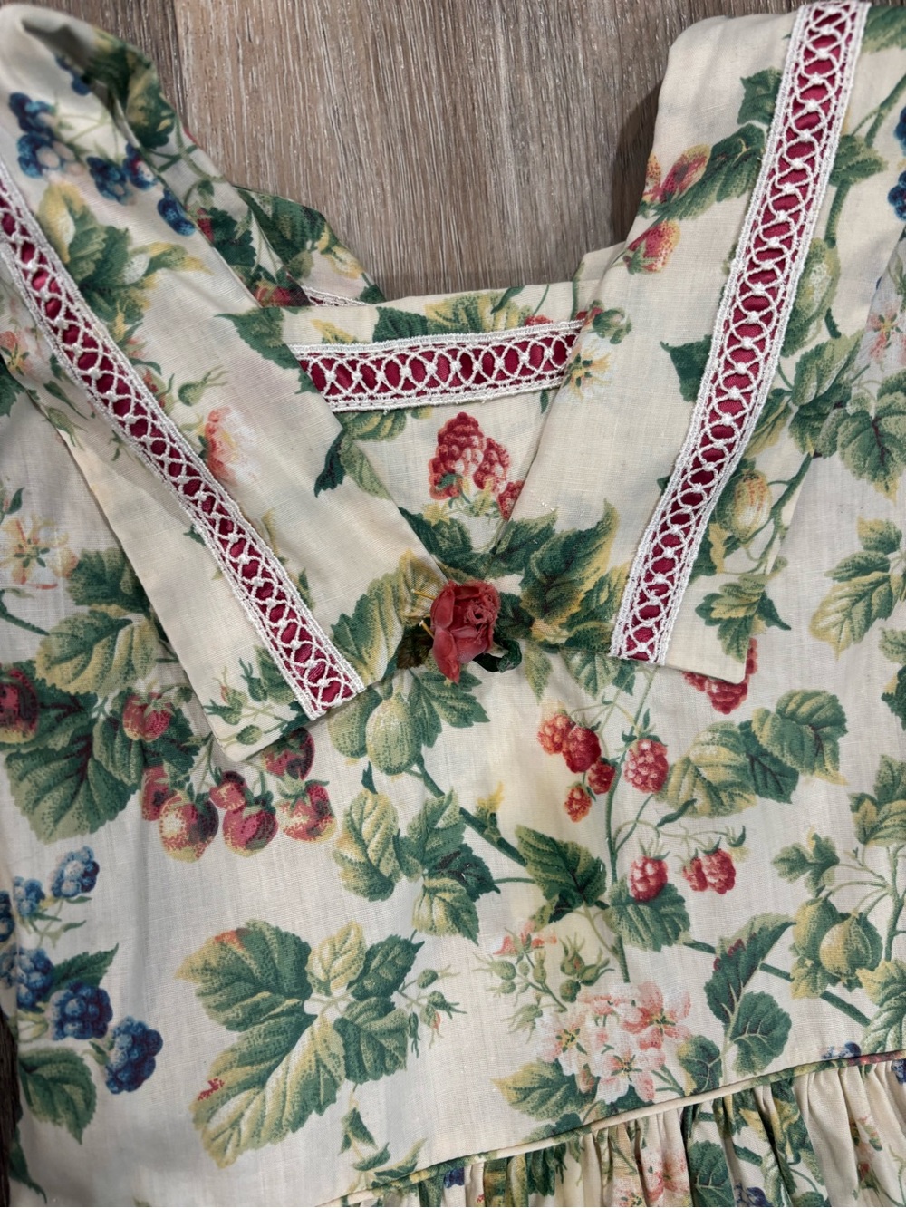 Vintage Rare Editions Cream Floral & Berry Print Cotton Dress - Picture 2 of 4